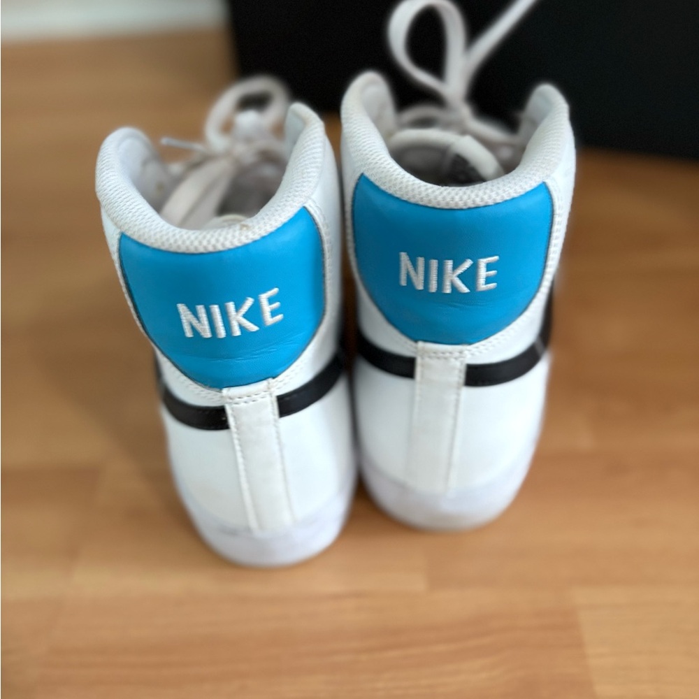 Nike Blazer Mid 77 (GS) Vintage White / Black / Blue Lightning Shoe. Size 7 Y. - Picture 8 of 11
